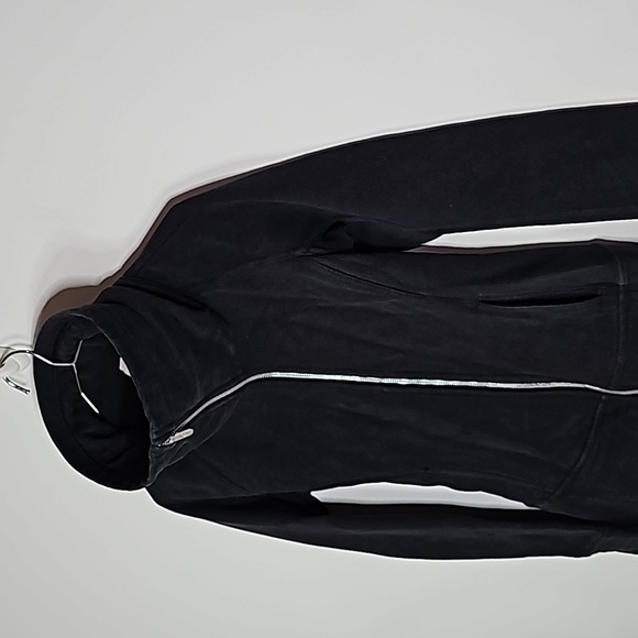 Lululemon black (first release) size 2 radient jacket II - Picture 2 of 8
